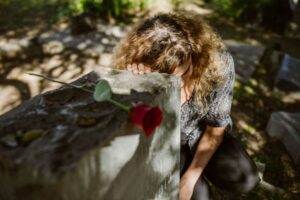 Read more about the article Navigating Grief and Loss: Finding Strength Through Life’s Toughest Challenges