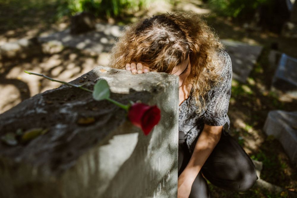 Read more about the article Navigating Grief and Loss: Finding Strength Through Life’s Toughest Challenges